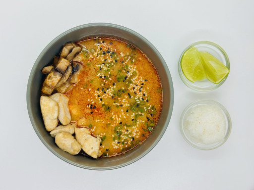 Том Ям з куркою